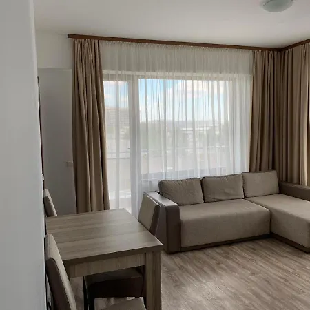 Gabriela Summerland Mamaia